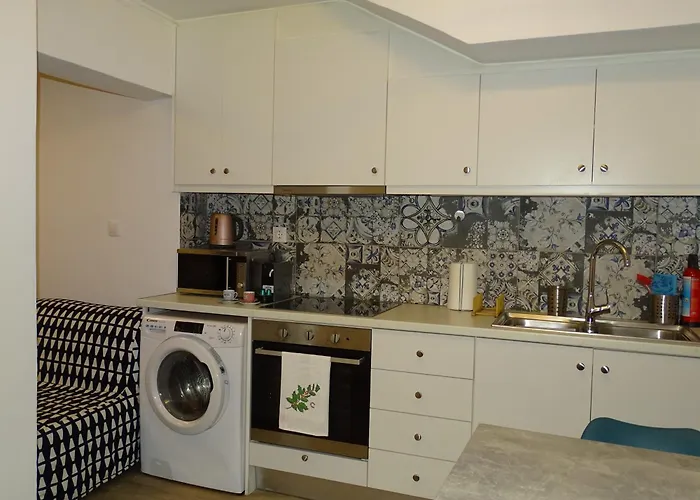 Stylish, Comfortable, Basement Loft-Like With Amenities